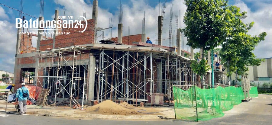 Nhà phố Liền kề, MT đường DT 743, Bình Chuẩn, Thuận An