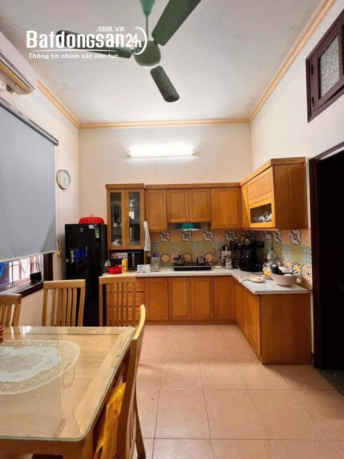 Mặt đường Cầu Giấy, 161m2, 4 tầng, MT 7.8m, Gara, giá 33.6 tỷ  MẶT NGÕ 68 QUẬN UỶ