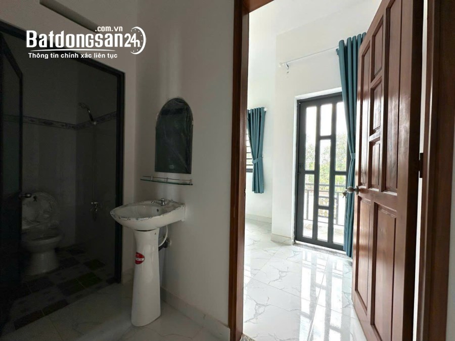 Cắt lỗ gấp căn nhà cấp 4 ngay thị trấn Đức Hoà 5x20 giá 1.4 tỷ LH 0774946669