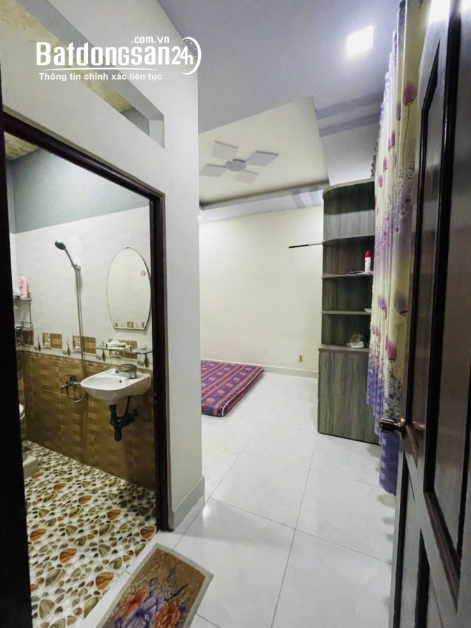 Bình Tân, Cạnh MT ô tô, 75M2, Nhà 4 tầng, rộng 5m, giá rẻ