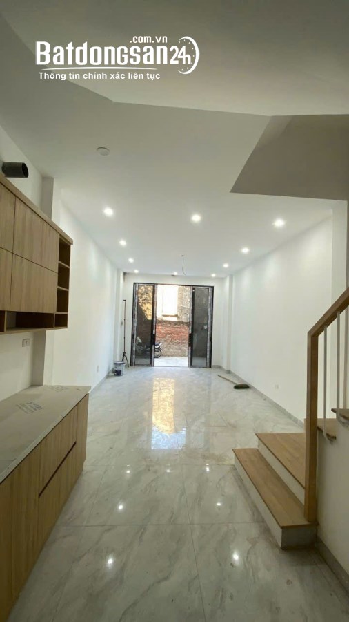 BÁN NHÀ 3,5 TẦNG, GIÁ 2,5 TỶ, Ô TÔ ĐỖ CỬA GẦN QL6A - BIÊN GIANG