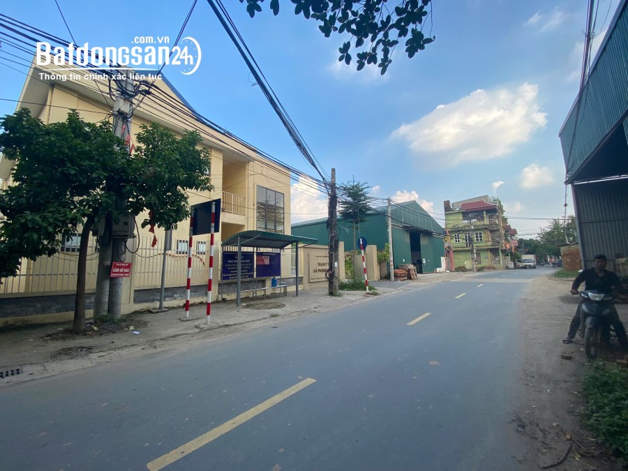 GIÁ 2.5 TỶ CÓ NGAY CĂN NHÀ 34M2, 6M MẶT TIỀN, Ô TÔ ĐỖ CỬA CẠNH UBND PHỤNG CHÂU