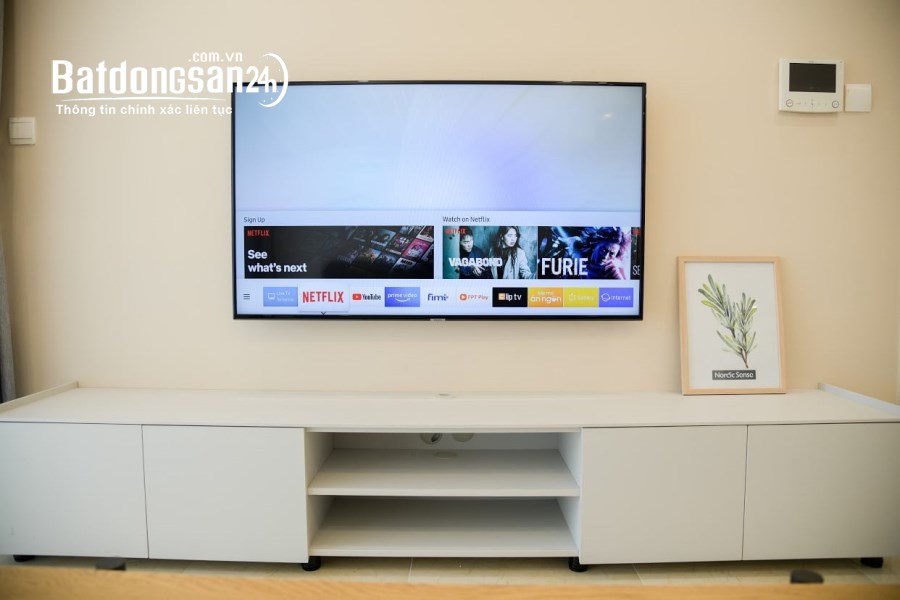 Cho thuê căn hộ 2PN, 2WC hướng hồ tòa C7 chung cư Vinhomes D'capital đủ nội thất