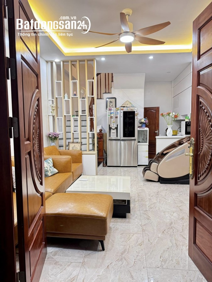 NHÀ DÂN 37M2 X 4T Ở NGAY_5.2TỶ Đường Lê Duẩn, Phương Liên, Quận Đống Đa