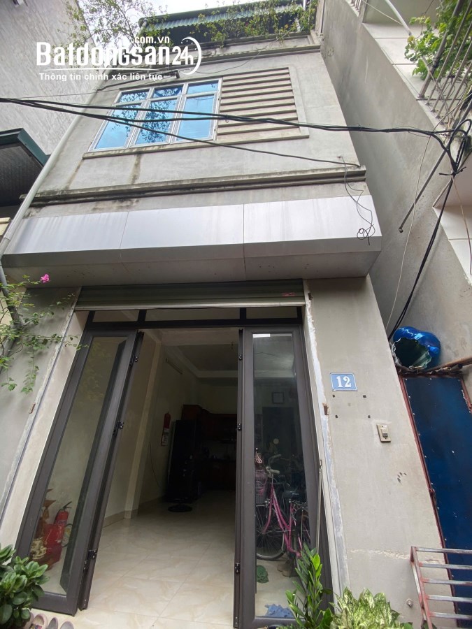 Bán gấp nhà Yên Nghĩa tổ 13, 40m2, 3 tầng, oto lùi cửa, giá hơn 4 tỷ