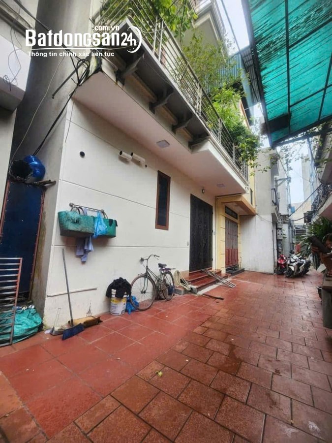 Bán gấp nhà Yên Nghĩa tổ 13, 40m2, 3 tầng, oto lùi cửa, giá hơn 4 tỷ