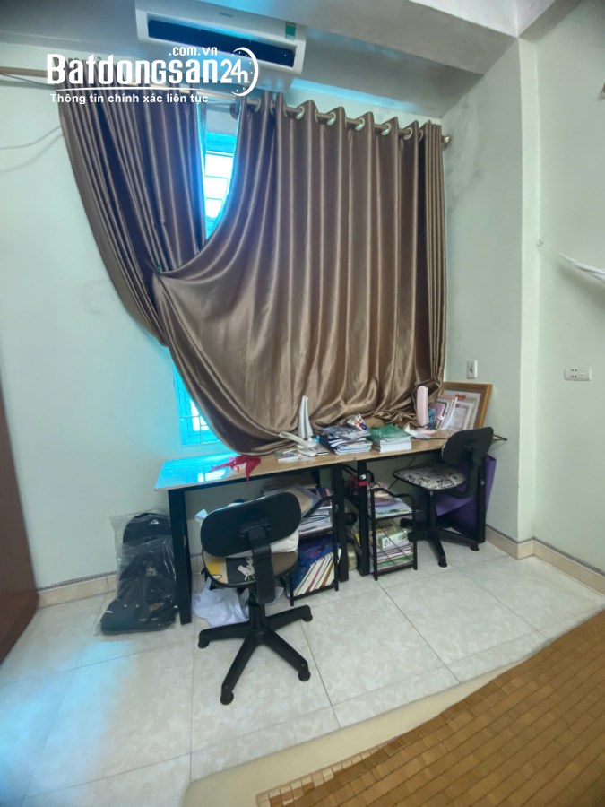 Bán gấp nhà Yên Nghĩa tổ 13, 40m2, 3 tầng, oto lùi cửa, giá hơn 4 tỷ