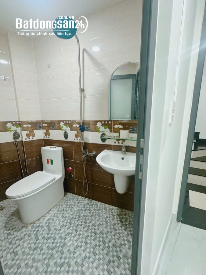 Bán căn nhà MẶT TIỀN 5T, Phan Tây Hồ, Phường 7, Phú Nhuận, chỉ 6,2 tỷ