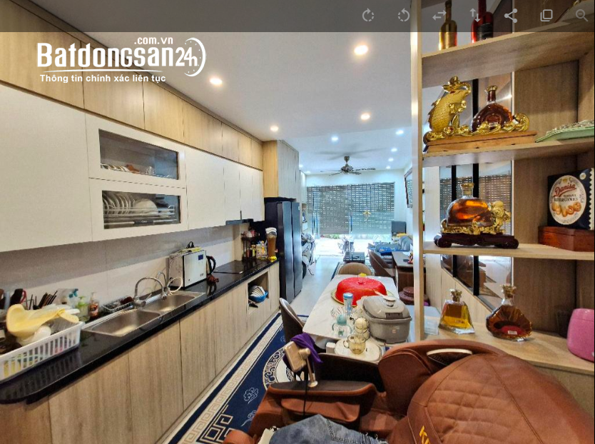 Tạ Quang Bửu cực đẹp 40m2, 6T thang máy, MT4.1m ô tô dừng đỗ thoải mái tặng full nội 