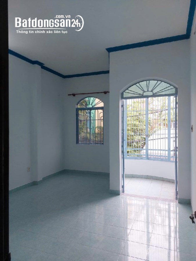 Nhà 2 lầu 83m2, hẻm rộng ngay chợ, công viên, Nguyễn Sỹ Sách, 4tỷ..