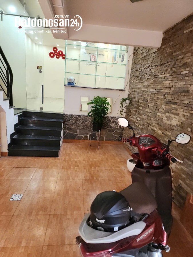 Cho thuê mặt bằng tầng trệt Hoàng Văn Thụ - Phú Nhuận