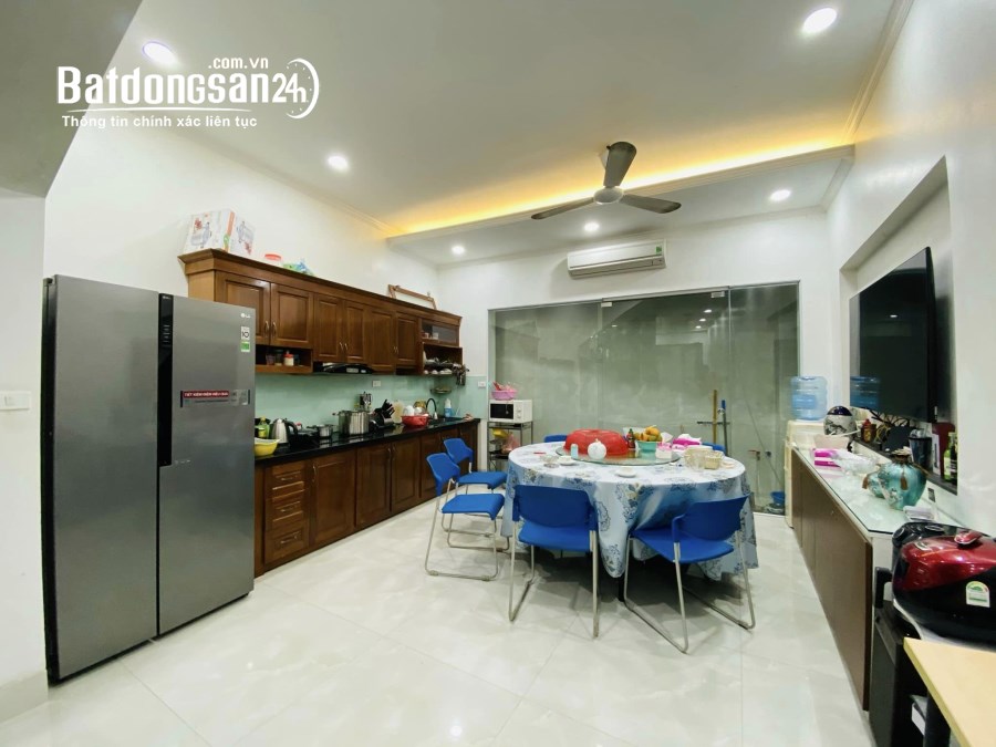 Bán nhà Lê Văn Lương, Cầu Giấy, 20m ra oto, Gần phố, Ngõ thông, Nhà đẹp ở luôn, 50m2 