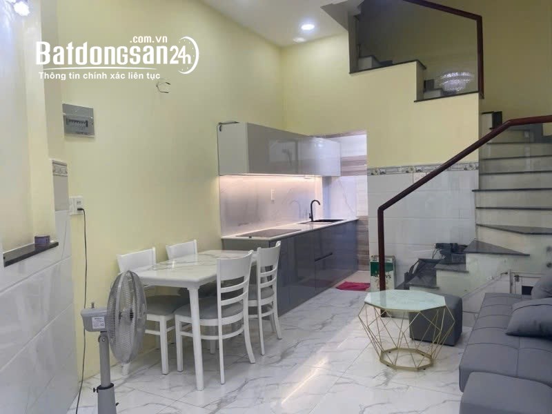 Bán nhà mặt phố Đường Nguyễn Văn Nguyễn, Phường Cầu Kho, Quận 1