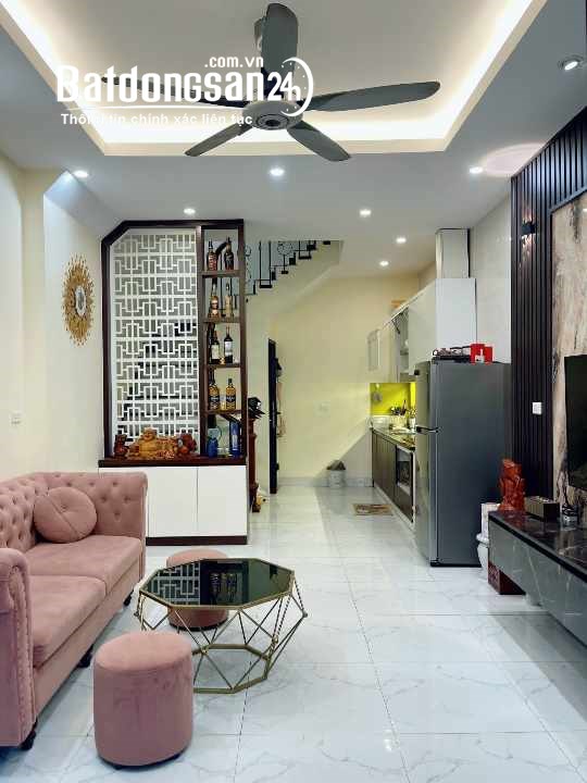 Bán Nhà Ngõ 268/56 Ngọc Thụy, Long Biên, 31m2, 5Tầng, Phân Lô, Ô TÔ, Full nội thất