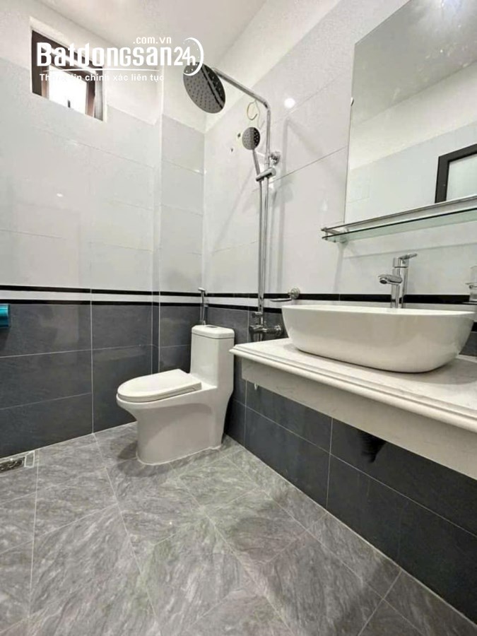 BÁN NHÀ 4 TẦNG GIÁ 2,6 TỶ DIỆN TÍCH 37M2, GIỮA TRUNG TÂM BIÊN GIANG