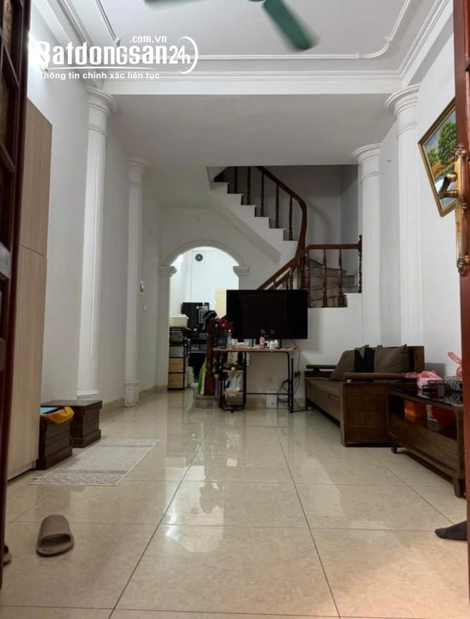 Nhà đẹp dân xây - 30m ra phố  Khúc Thừa Dụ Cầu Giấy 40m x 4T - 4 ngủ giá 9.3 tỷ