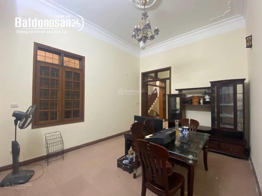 Cho thuê nhà mặt ngõ ô tô Vương Thừa vũ - Thanh Xuân 95mx 4t có sân giá 18tr