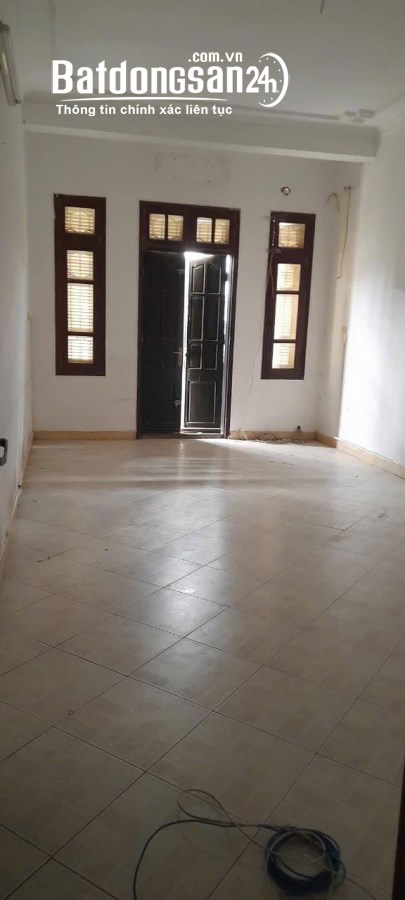 Cho thuê nhà mặt phố Nguyễn Xiển - Thanh Xuân 65m x 5T - 6 phòng giá 29tr, vỉa hè, KD