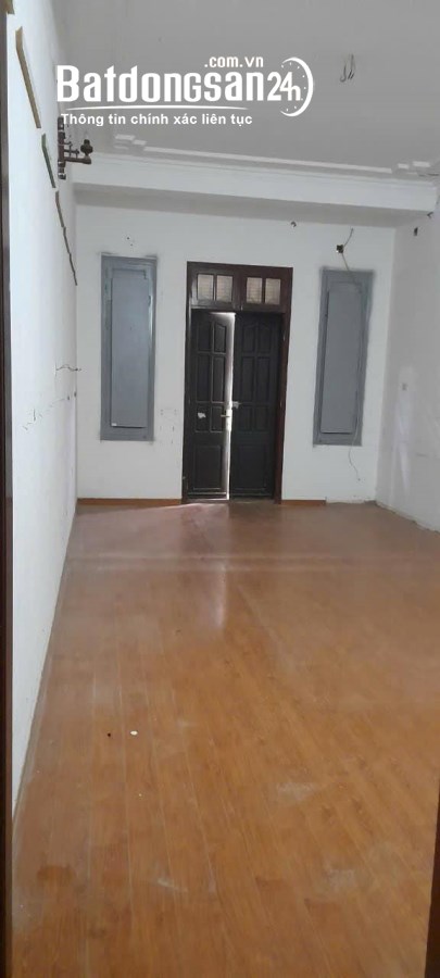 Cho thuê nhà mặt phố Nguyễn Xiển - Thanh Xuân 65m x 5T - 6 phòng giá 29tr, vỉa hè, KD