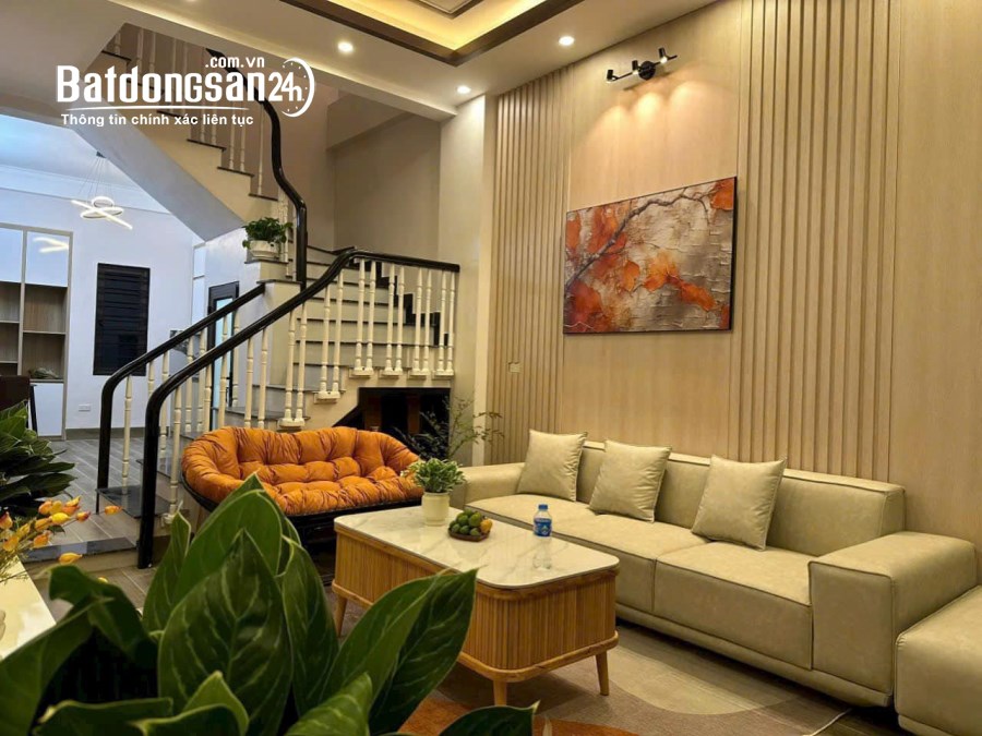 Bán nhà 3 tầng, 3 ngủ, 43.5m2 rất đẹp ngõ phố Vũ Hựu, ph Thanh Bình, TP HD, 2 vs, chỉ