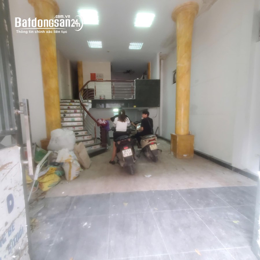 Cho thuê nhà ngõ oto Nguyễn Khang Cầu Giấy 90mx 7t giá 45tr, HẦM, TM, KD 