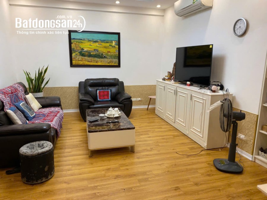 Chính chủ bán căn hộ tầng 10 chung cư Kinh Đô 93 Lò Đúc 94.6m2 giá 7.xx tỷ