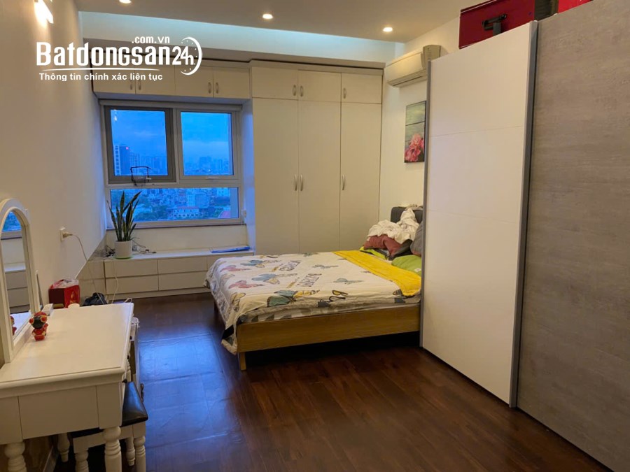 Chính chủ bán căn hộ tầng 10 chung cư Kinh Đô 93 Lò Đúc 94.6m2 giá 7.xx tỷ