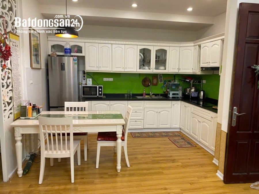 Chính chủ bán căn hộ tầng 10 chung cư Kinh Đô 93 Lò Đúc 94.6m2 giá 7.xx tỷ