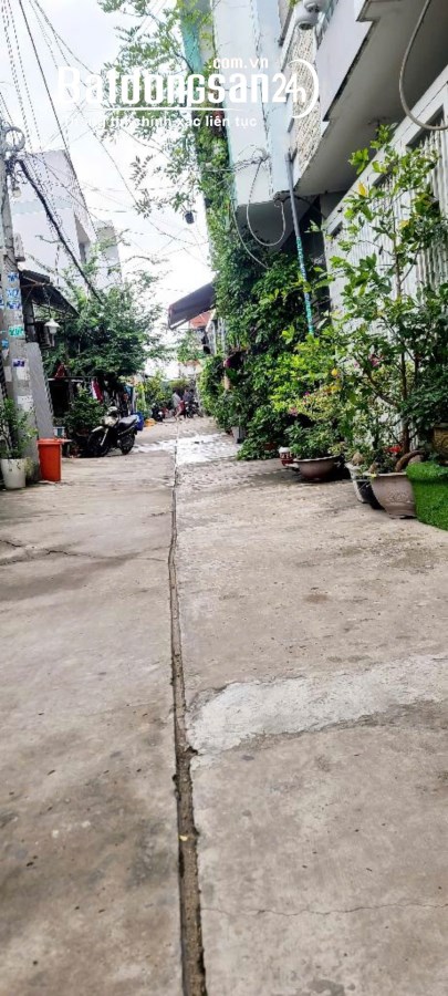 NHỈNH 4 TỶ - 74M2 - HẺM XE TẢI - NGANG 4 DÀI 18.5 - NHÀ CẤP 4 - LÊ CƠ