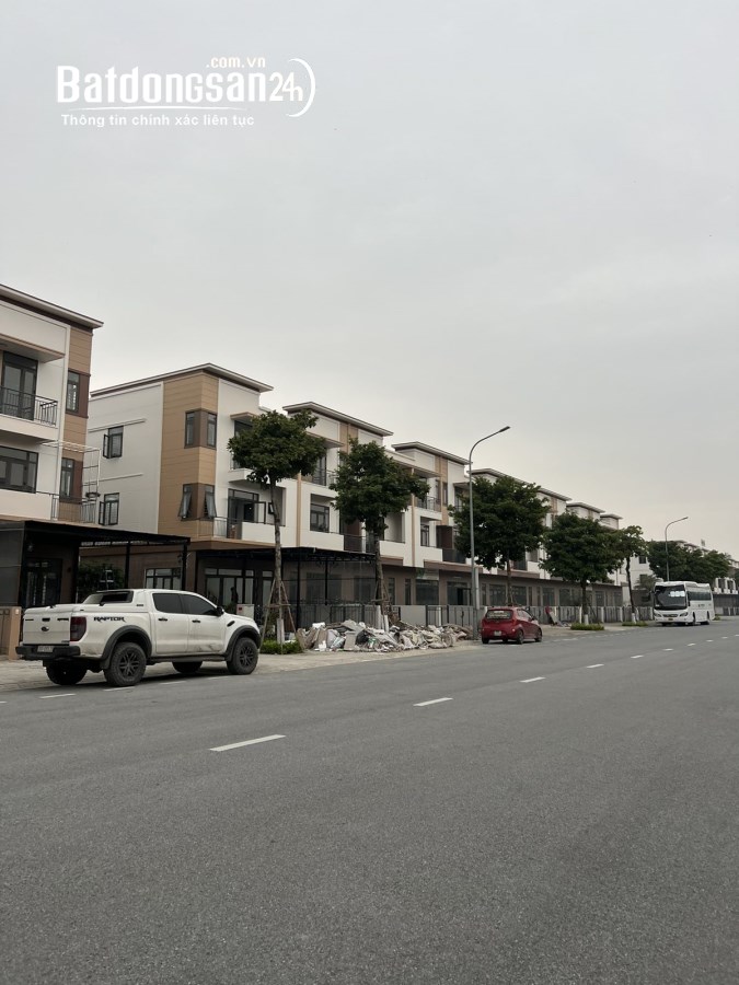 Bán gấp Shophouse 120m2 trục 26m Centa City Vsip giá tốt nhất thị trường