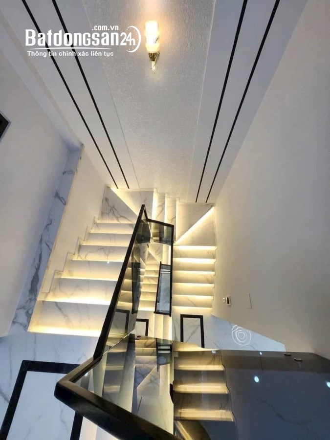 Bán nhà HXH Thăng Long, phường 4 Tân Bình; (6*12); 4 tầng, thang máy