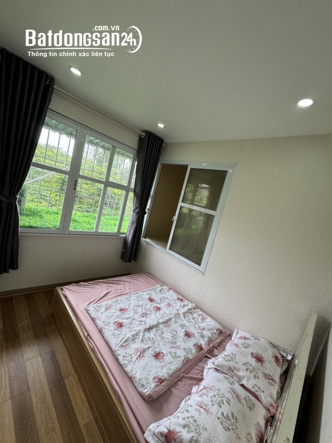 Cực hiếm! Bán tập thể Nghĩa Tân 70m2, 2 PN, Nội thất đẹp, căn góc, giá 2 tỷ