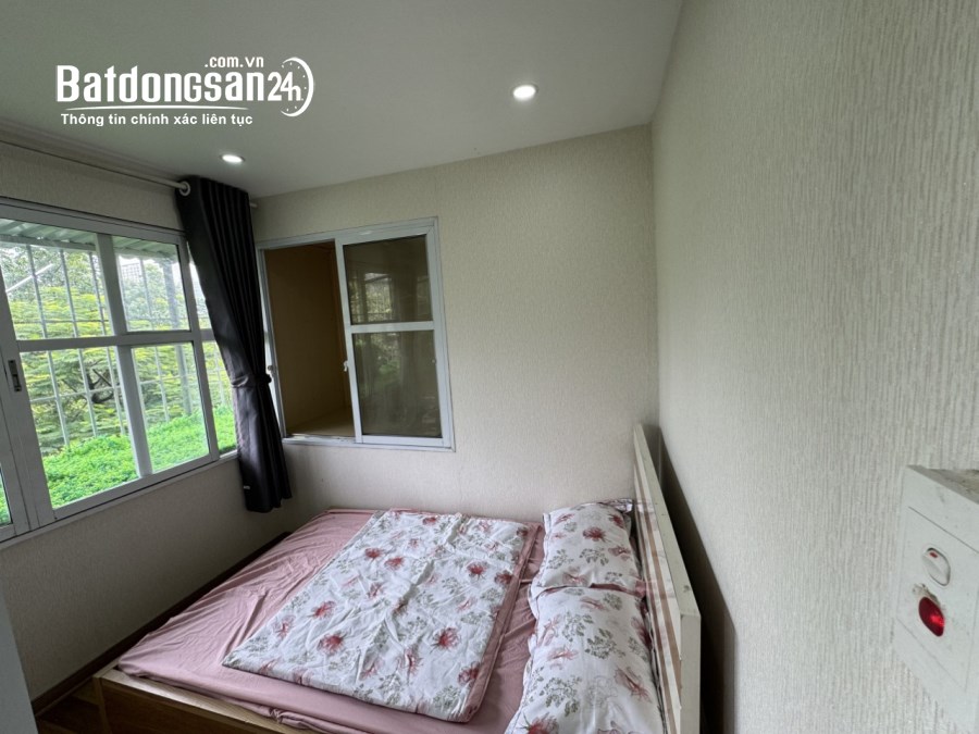 Cực hiếm! Bán tập thể Nghĩa Tân 70m2, 2 PN, Nội thất đẹp, căn góc, giá 2 tỷ