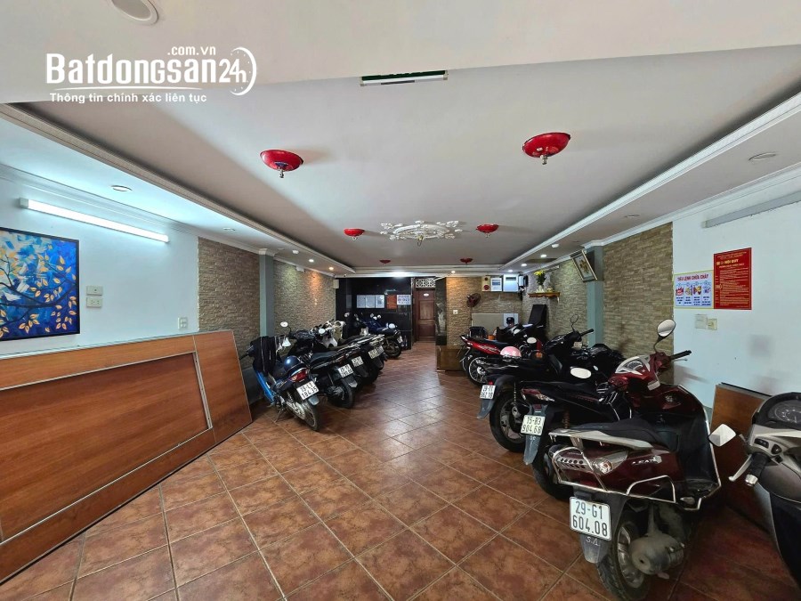Bán nhà CCMN Chùa Láng, 102 m2, 7T, thang máy, MT rộng, sổ vuông, Dòng tiền. 34,7 tỷ