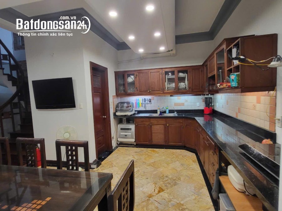 Cho thuê nhà ngõ ô tô, sân vườn Lạc Trung Hai Bà Trưng 120m x 4T giá 37tr, vỉa hè,kd