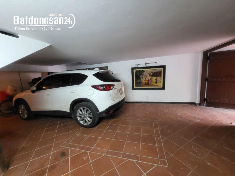 Cho thuê nhà ngõ ô tô, sân vườn Lạc Trung Hai Bà Trưng 120m x 4T giá 37tr, vỉa hè,kd