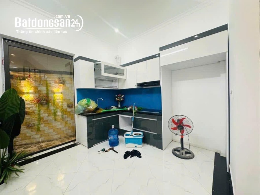 BÁN NHÀ 3T, 32M2, GIÁ 2,5 Xã Phụng Châu, Chương Mỹ, CẠNH ĐH TD-TT