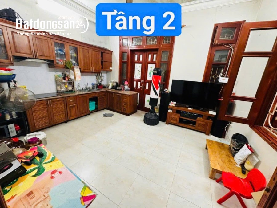 Cho thuê nhà ngõ ô tô Kim Hoa - Đống Đa 50M X 5T giá 13.5 triệu, KD online, nhóm, VP,