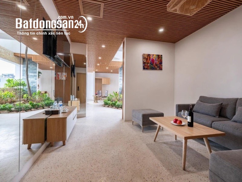 Bán Toà nhà Mặt phố Yên Hoa, Tây Hồ. 256mx10 tầng; 32 căn hộ cao cấp; Giá 148 tỷ.  