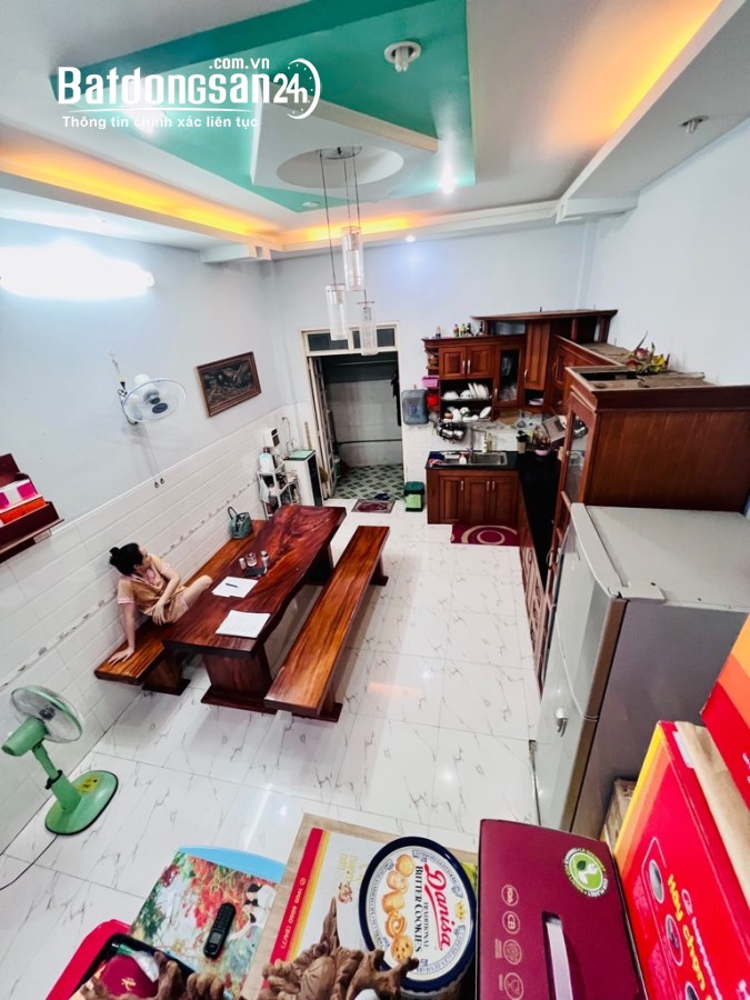 P15 Tân Bình Hẻm Xe Hơi ngay Chợ Phạm Văn Bạch  Nhà Đẹp 4 Tầng 6,2 tỷ