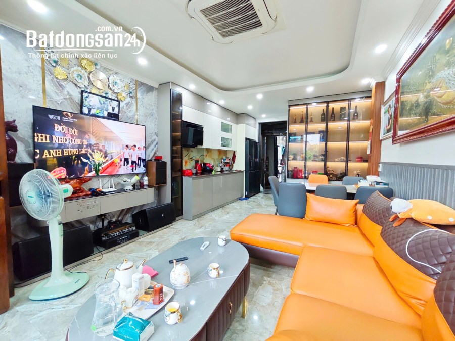 Bán nhà 5 tầng 1 tum Lô 20B Lê Hồng Phong có thang máy ngay sau Parkson, BigC