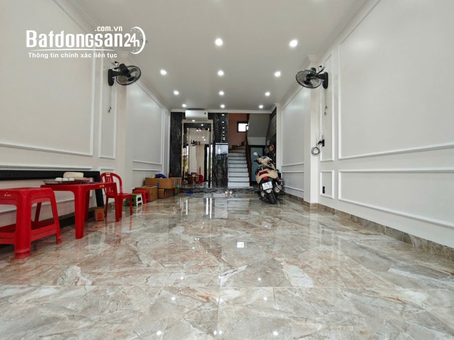 Bán nhà 5 tầng 1 tum Lô 20B Lê Hồng Phong có thang máy ngay sau Parkson, BigC