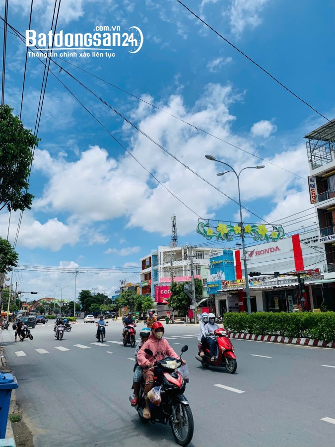 Đất thổ cư thị trấn Cần Đước, Long An, SHR, chiết khấu 100tr/nền. LH: 0936385703
