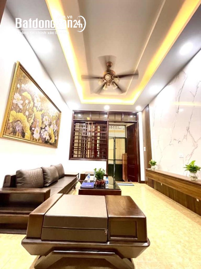 Lạc Long Quân 36m2, 4T cực đẹp tặng full đồ ô tô đỗ cổng nhỉnh 8 tỷ hiếm quận Cầu Giấ