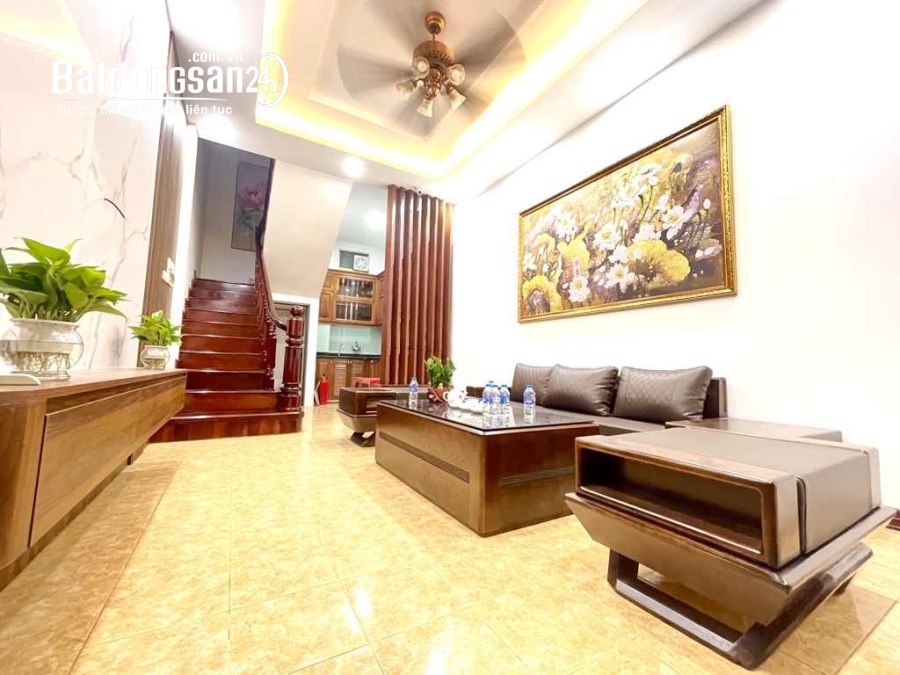 Lạc Long Quân 36m2, 4T cực đẹp tặng full đồ ô tô đỗ cổng nhỉnh 8 tỷ hiếm quận Cầu Giấ