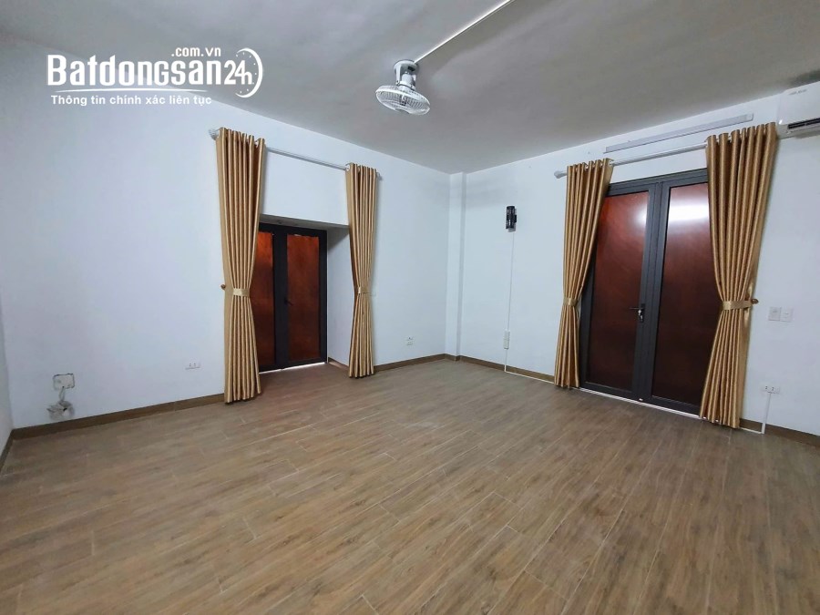 Bán nhà mặt phố Đường Phạm Văn Đồng, Phường Cổ Nhuế 1, Quận Bắc Từ Liêm