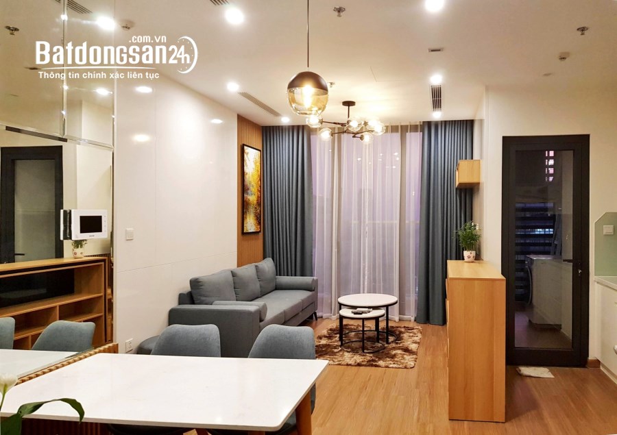 Bán căn hộ 2 ngủ Vinhomes Skylake, hướng khu Mỹ đình sông đà, sẵn nội thất 
