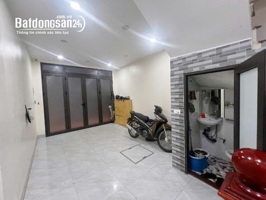 MẶT NGÕ Ô TÔ TRÁNH- NÉT CĂNG - 6 PHÒNG NGỦ - ĐẸP MỚI Khương Đình, Thanh Xuân