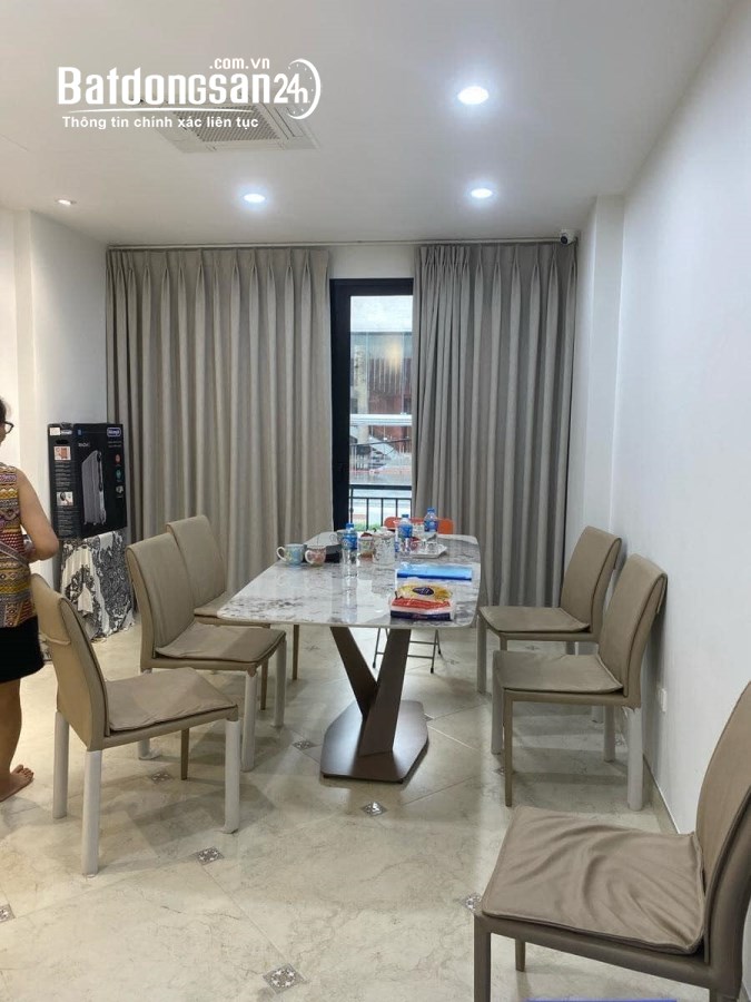 "Bán nhà mặt phố Hàng Bài, Hoàn kiếm 39m, 6 tầng, mt 3.9m. Giá: 49 tỷ