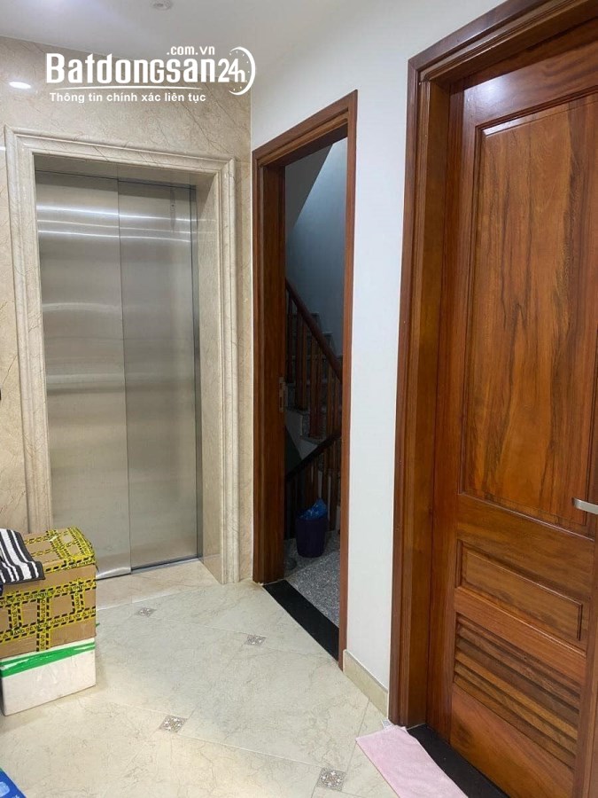 "Bán nhà mặt phố Hàng Bài, Hoàn kiếm 39m, 6 tầng, mt 3.9m. Giá: 49 tỷ